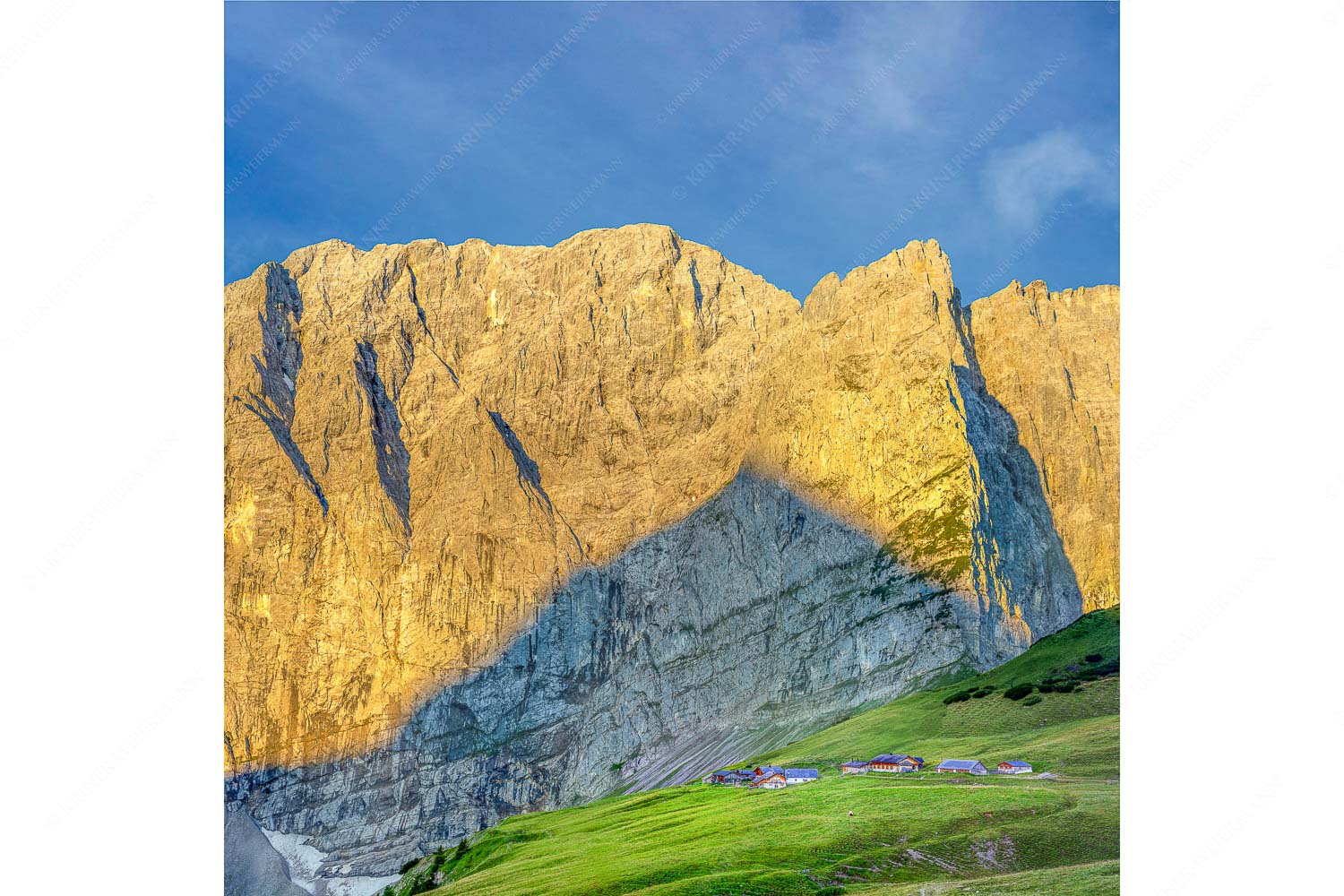 Blick über Lalidereralm Hochleger zur Dreizinkenspitze