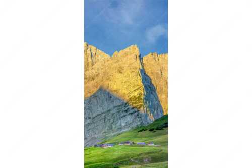 Blick über Lalidereralm Hochleger zur Dreizinkenspitze - Staade Oim - Seitenverhältnis 1:2 - Lalidereralm Hochleger im Karwendel - weitere Infos unter https://www.kriner-weiermann.de