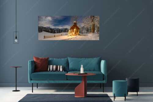Die Kapelle beim Gschwandnerbauern liegt vor einem einzigartigen Panorama - Stille Nacht - Größe ca. 175x70cm, Seitenverhältnis 2,5:1 - Weihnachtliche Kapelle - weitere Infos unter https://www.kriner-weiermann.de