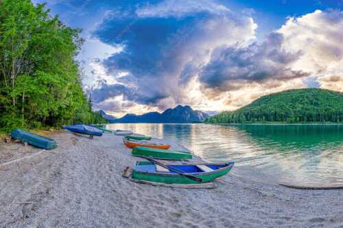 Beeindruckende Wolkenstimmung über dem Herzogstand mit Walchensee - Südsee - Seitenverhältnis 3:2 - Walchensee mit Herzogstand - weitere Infos unter https://www.kriner-weiermann.de