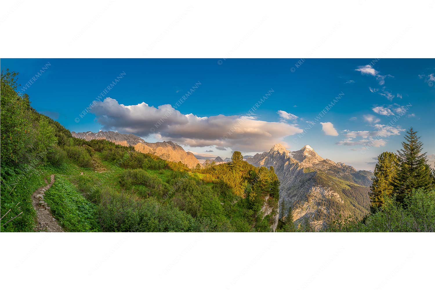 Über dem tiefen Tal – Seitenverhältnis 2,5:1 — Schachen und Alpspitze Kurz hinter dem Schachenschloss offenbart sich dieser einzigartige Ausblick ins Reintal