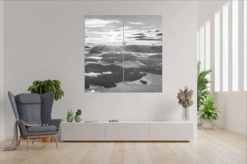 Nebelschleier hängen noch in den Tälern wärend die Sonne über dem Walchensee aufgeht - Über den Wolken - 4er Split, Größe ca. 180x180cm, Seitenverhältnis 1:1 - Sonnenaufgang über Walchensee - weitere Infos unter https://www.kriner-weiermann.de