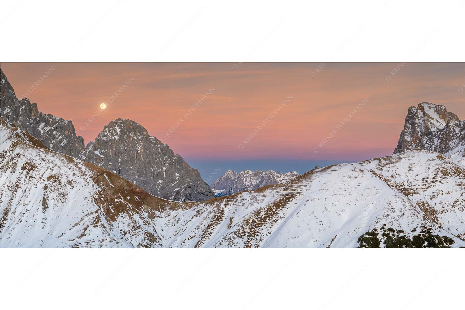Übergänge – Seitenverhältnis 2,5:1 — Wetterstein- und Karwendelgebirge Vollmondaufgang über Öfelekopf mit Scharnitzjoch Gehrenspitze und Karwendel im Hintergrund