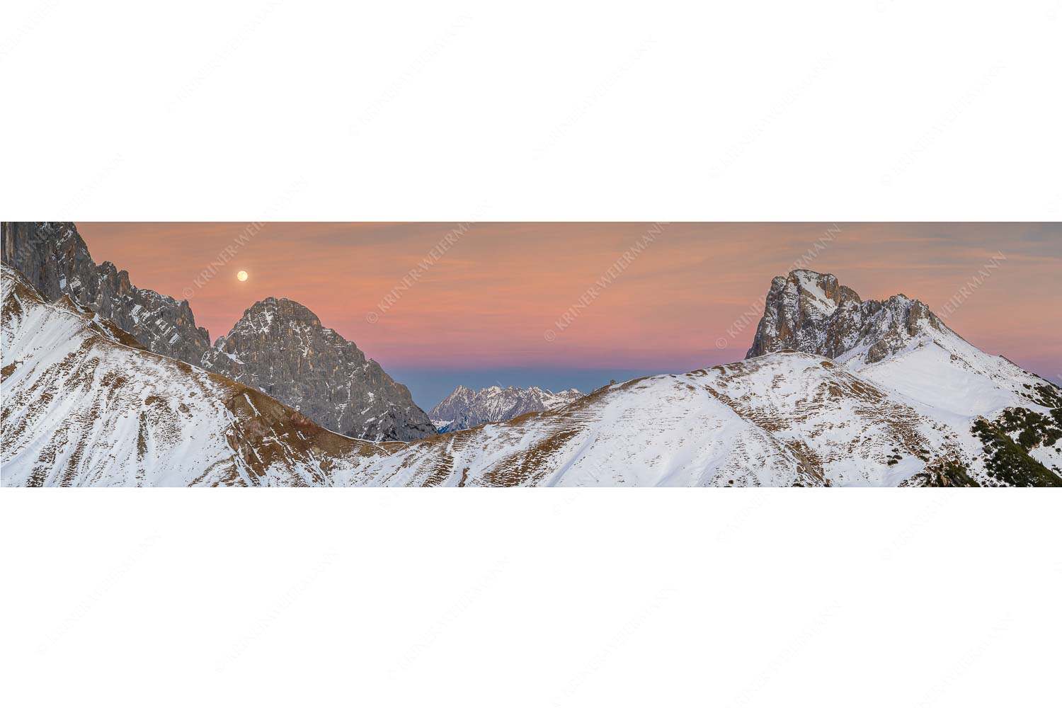 Übergänge – Seitenverhältnis 4:1 — Wetterstein- und Karwendelgebirge Vollmondaufgang über Öfelekopf mit Scharnitzjoch Gehrenspitze und Karwendel im Hintergrund