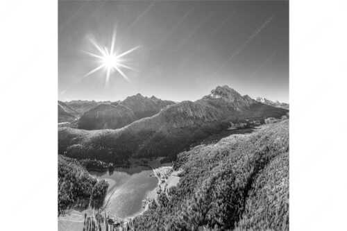 Blick auf Mittenwald am Karwendel und dem Lautersee am Wetterstein - Übern Lautersee - Seitenverhältnis 1:1 - Mittenwald Karwendel und Wetterstein - weitere Infos unter https://www.kriner-weiermann.de