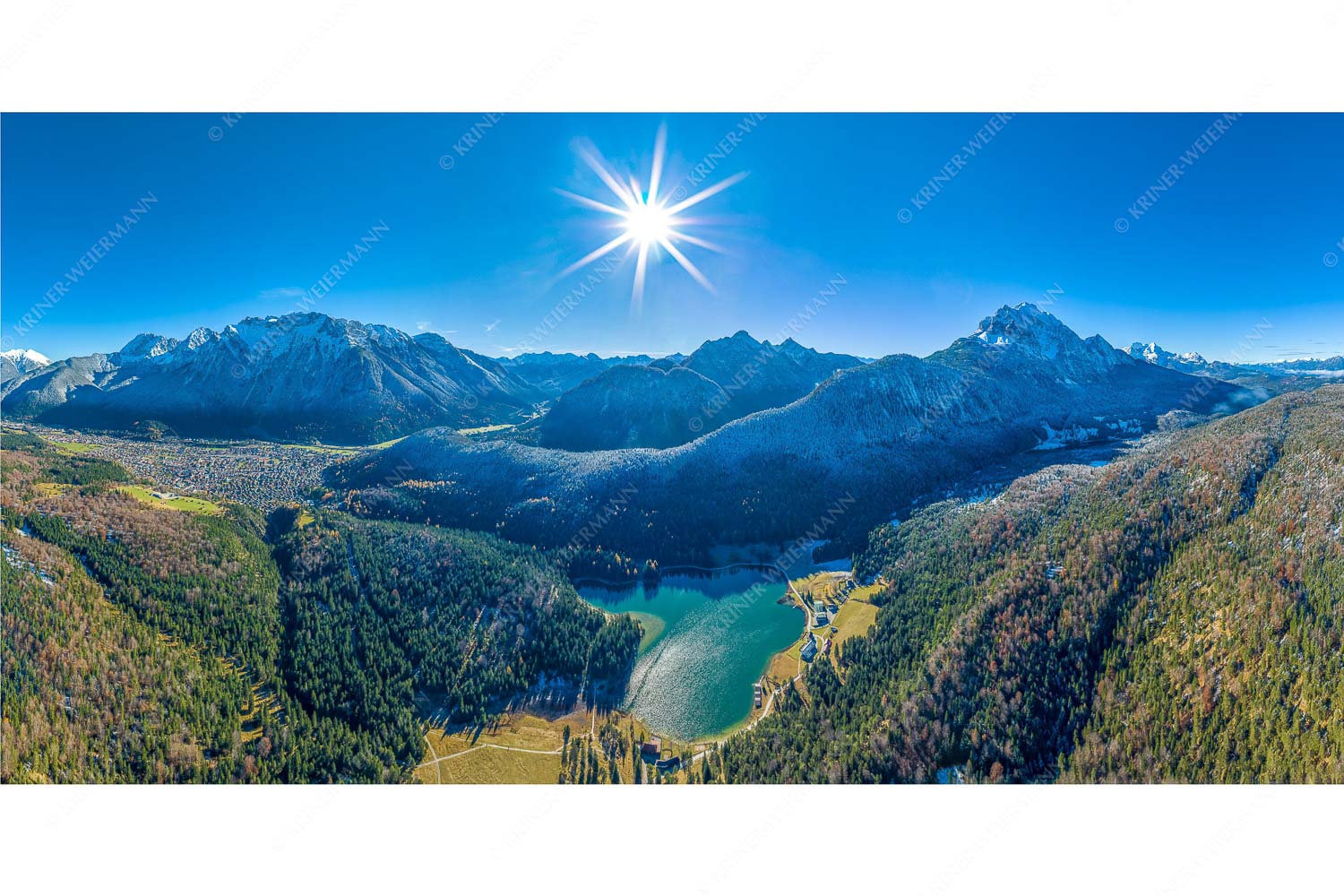 Übern Lautersee – Seitenverhältnis 2:1 — Mittenwald Karwendel und Wetterstein Blick auf Mittenwald am Karwendel und dem Lautersee am Wetterstein