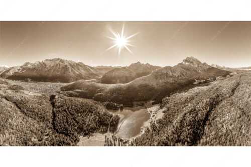 Blick auf Mittenwald am Karwendel und dem Lautersee am Wetterstein - Übern Lautersee - Seitenverhältnis 2:1 - Mittenwald Karwendel und Wetterstein - weitere Infos unter https://www.kriner-weiermann.de