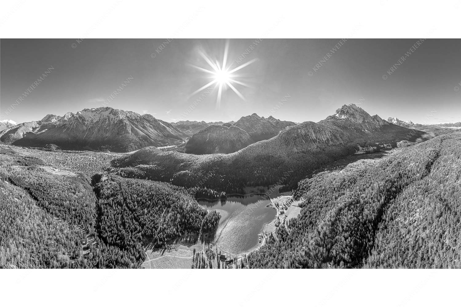 Übern Lautersee – Seitenverhältnis 2:1 — Mittenwald Karwendel und Wetterstein Blick auf Mittenwald am Karwendel und dem Lautersee am Wetterstein