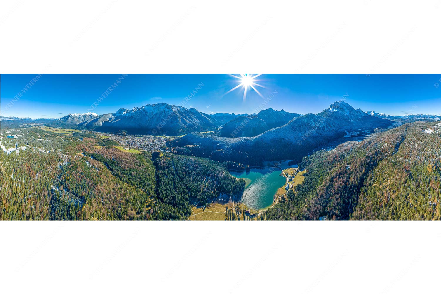 Übern Lautersee – Seitenverhältnis 3:1 — Mittenwald Karwendel und Wetterstein Blick auf Mittenwald am Karwendel und dem Lautersee am Wetterstein