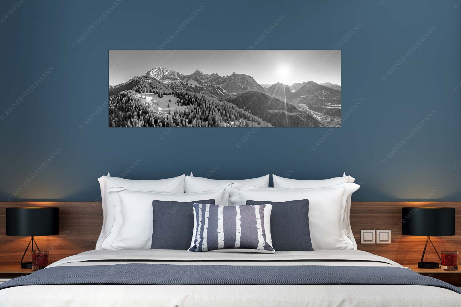 Übern Rehberg – Größe ca. 180x60cm, Seitenverhältnis 3:1 — Wörner Tiefkar und Karwendelkopf Blick über Rehbergalm ins Karwendel- und Wettersteingebirge - Übern Rehberg - Größe ca. 180x60cm, Seitenverhältnis 3:1 - Wörner Tiefkar und Karwendelkopf - weitere Infos unter https://www.kriner-weiermann.de