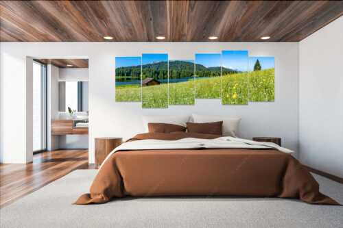 Blick über Blumenwiese am Geroldsee zum Zugspitzmassiv im Wetterstein - Üppiges Wiesmahd - 6er Split, Größe ca. 280x112cm, Seitenverhältnis 2,5:1 - Blumenwiese am Geroldsee - weitere Infos unter https://www.kriner-weiermann.de