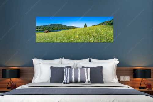 Blick über Blumenwiese am Geroldsee zum Zugspitzmassiv im Wetterstein - Üppiges Wiesmahd - Größe ca. 180x60cm, Seitenverhältnis 3:1 - Blumenwiese am Geroldsee - weitere Infos unter https://www.kriner-weiermann.de