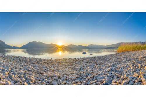 Blick über den Walchensee zum Jochberg mit Sonnenaufgang - Unser Sandstrand - Seitenverhältnis 2:1 - Walchensee Jochberg Sonnenaufganmg - weitere Infos unter https://www.kriner-weiermann.de