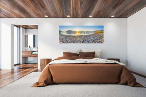 Blick über den Walchensee zum Jochberg mit Sonnenaufgang - Unser Sandstrand - Größe ca. 200x80cm, Seitenverhältnis 2,5:1 - Walchensee Jochberg Sonnenaufganmg - weitere Infos unter https://www.kriner-weiermann.de