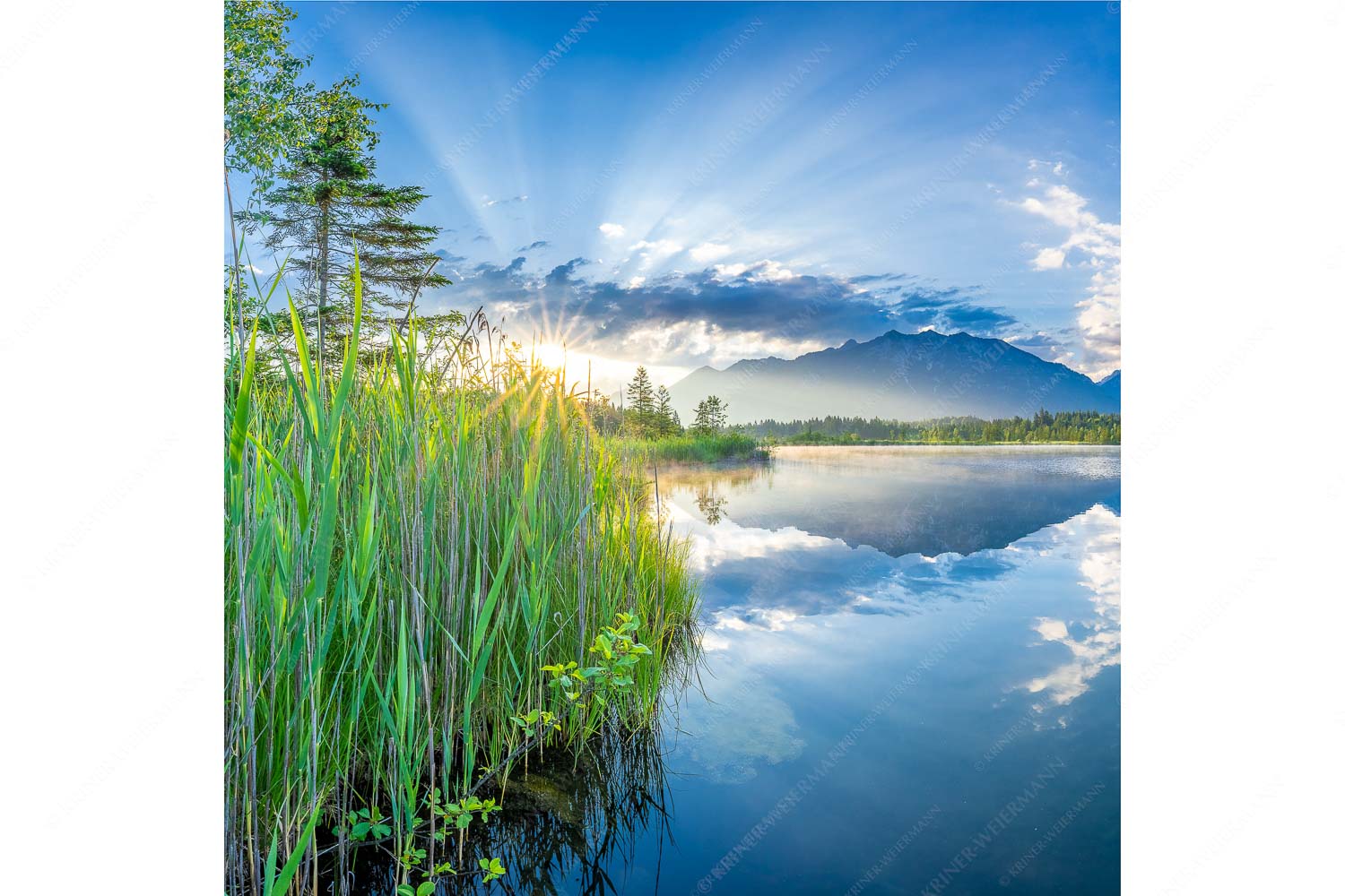 Utopia II – Seitenverhältnis 1:1 — Sonnenaufgang am Barmsee Sonnenaufgang am Barmsee mit Blick zum Karwendel und Wettersteingebirge