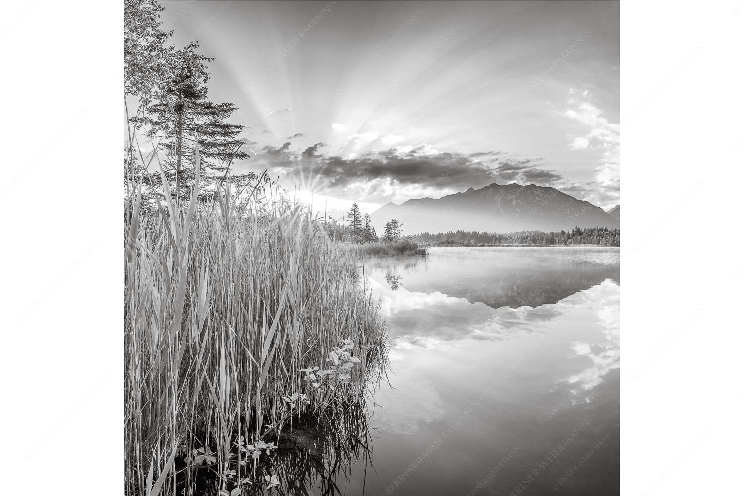 Utopia II – Seitenverhältnis 1:1 — Sonnenaufgang am Barmsee Sonnenaufgang am Barmsee mit Blick zum Karwendel und Wettersteingebirge