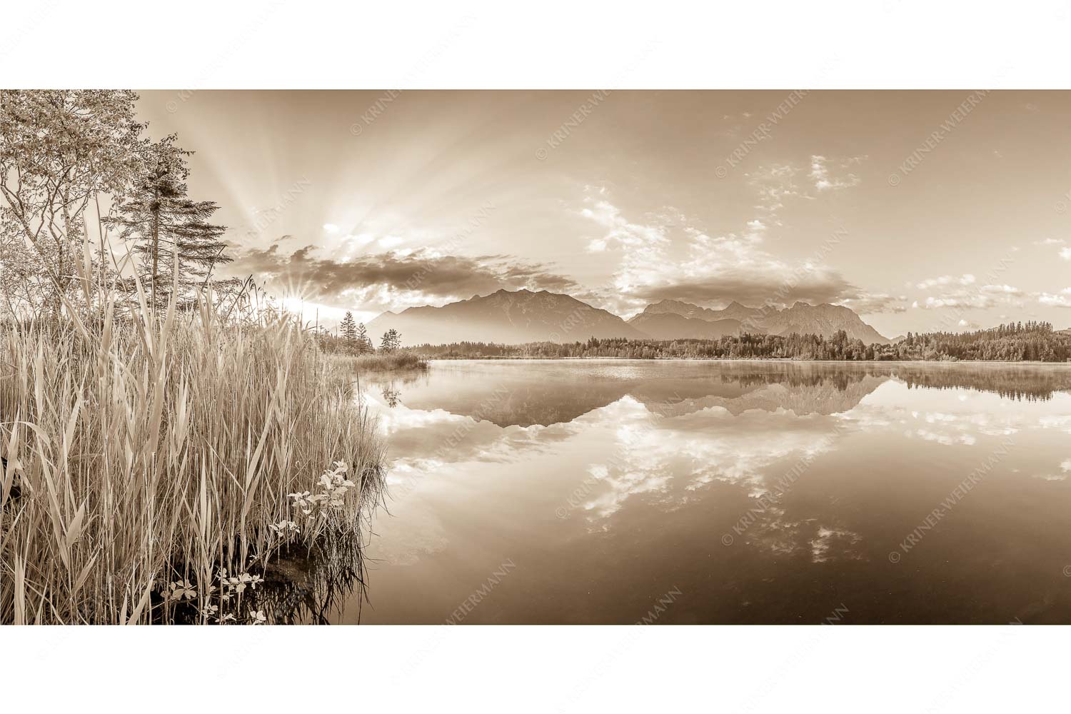 Utopia II – Seitenverhältnis 2:1 — Sonnenaufgang am Barmsee Sonnenaufgang am Barmsee mit Blick zum Karwendel und Wettersteingebirge