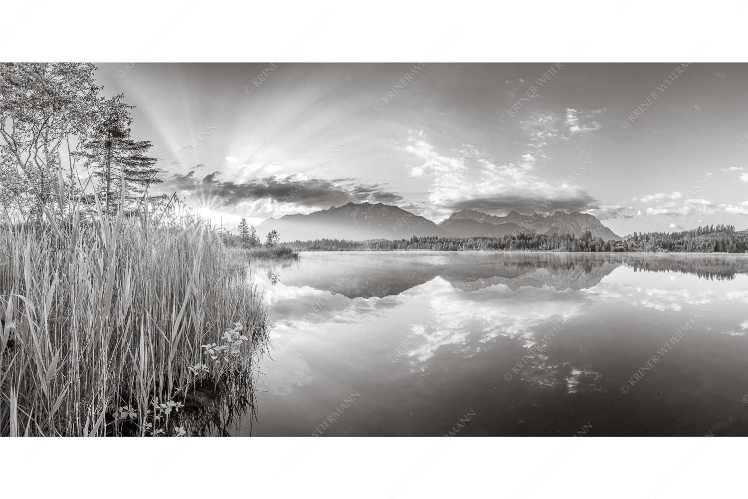 Utopia II – Seitenverhältnis 2:1 — Sonnenaufgang am Barmsee Sonnenaufgang am Barmsee mit Blick zum Karwendel und Wettersteingebirge