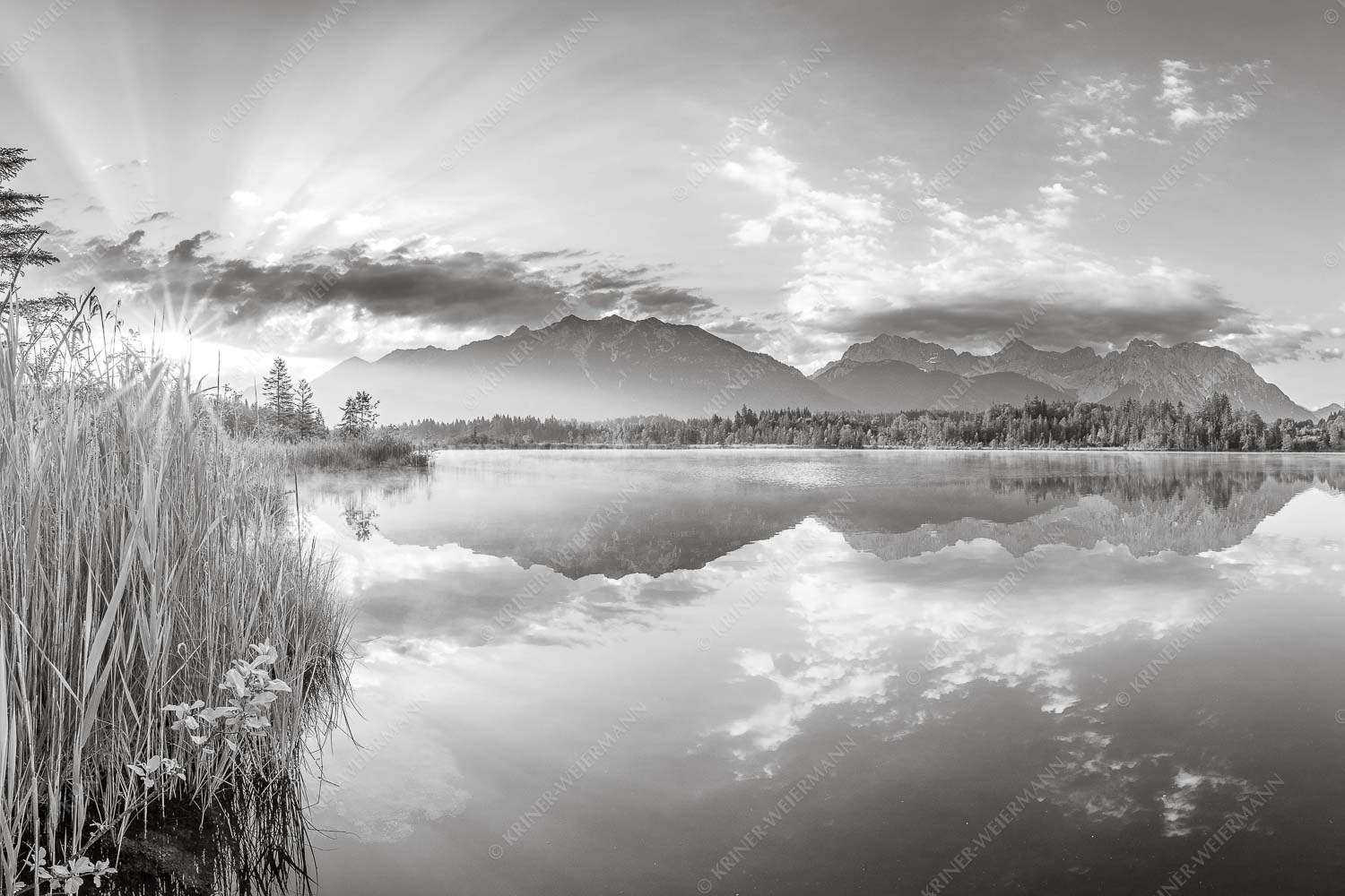 Utopia II – Seitenverhältnis 3:2 — Sonnenaufgang am Barmsee Sonnenaufgang am Barmsee mit Blick zum Karwendel und Wettersteingebirge
