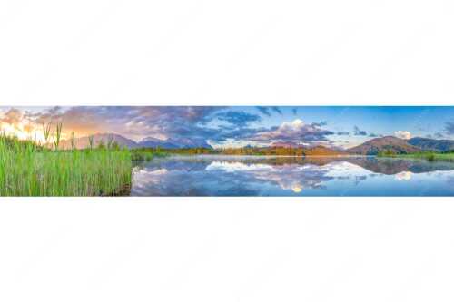 Sonnenaufgang am Barmsee mit Blick zum Karwendel und Wettersteingebirge - Utopia III - Seitenverhältnis 5:1 - Morgenstimmung am Barmsee - weitere Infos unter https://www.kriner-weiermann.de
