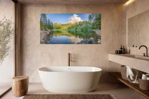 Abseits des Trubels vom Schachenschloss verbirgt sich der Schachensee im Wald - Verborgen - Größe ca. 180x90cm, Seitenverhältnis 2:1 - Schachensee im Wettersteingebirge - weitere Infos unter https://www.kriner-weiermann.de