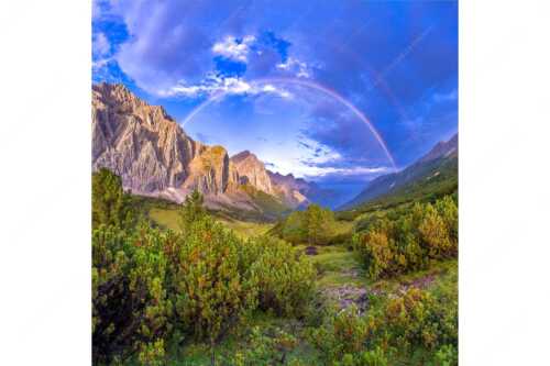 Regenbogen über dem Lafatscher und dem Halleranger im Karwendelgebirge - Verzaubert - Seitenverhältnis 1:1 - Regenbogen Halleranger im Karwendelgebirge - weitere Infos unter https://www.kriner-weiermann.de