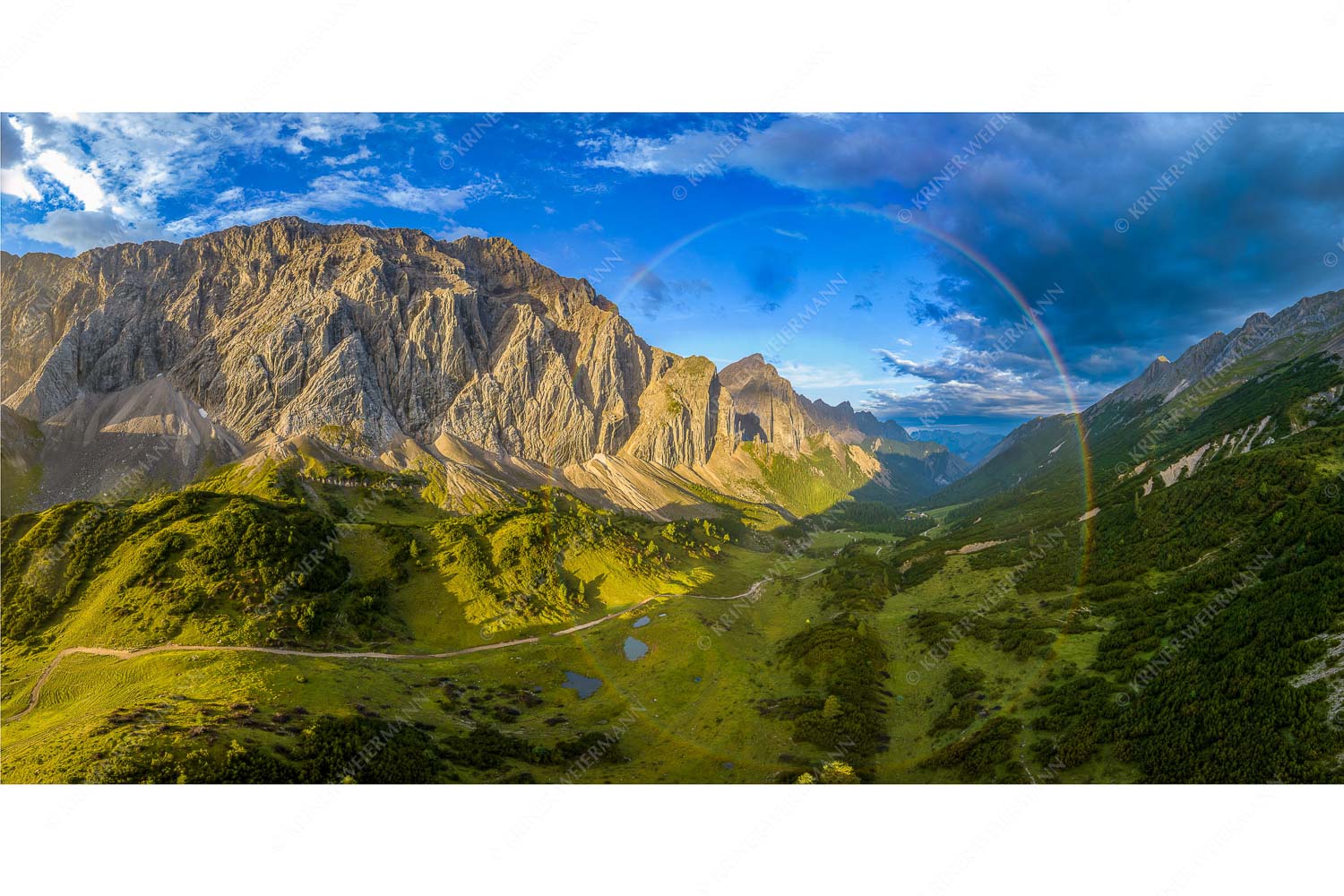 Verzauberter Halleranger – Seitenverhältnis 2:1 — Regenbogen im Karwendel 360 Grad Regenbogen über dem Halleranger im Karwendelgebirge