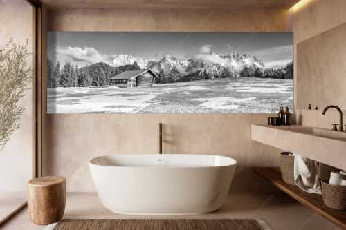 Letzte Schneereste auf den Wiesen und das Karwendelgebirge im Hintergrund - Viel ist nicht mehr übrig - Größe ca. 300x100cm, Seitenverhältnis 3:1 - Heustadel und Karwendel - weitere Infos unter https://www.kriner-weiermann.de