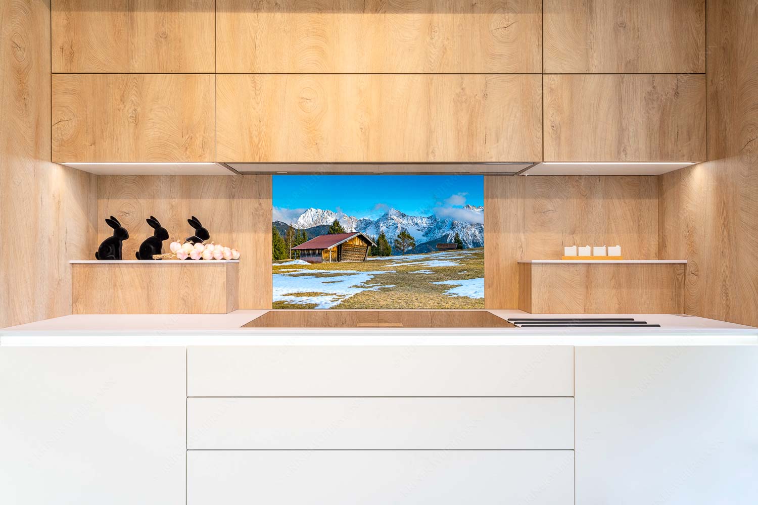 Viel ist nicht mehr übrig – Größe ca. 90x60cm, Seitenverhältnis 3:2 — Heustadel und Karwendel Letzte Schneereste auf den Wiesen und das Karwendelgebirge im Hintergrund - Viel ist nicht mehr übrig - Größe ca. 90x60cm, Seitenverhältnis 3:2 - Heustadel und Karwendel - weitere Infos unter https://www.kriner-weiermann.de