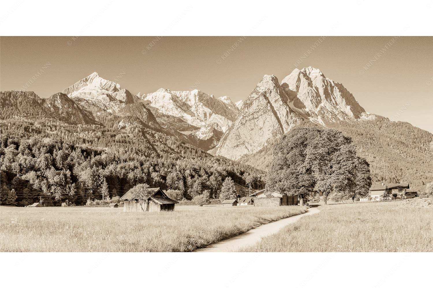 Wahrzeichen – Seitenverhältnis 2:1 — Garmisch-Partenkirchen mit Alpspitze Blick über den Hammersbacherweg auf die Alpspitze und Waxensteine im Wettersteingebirge