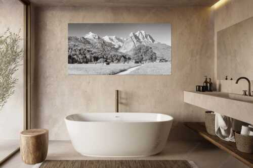 Blick über den Hammersbacherweg auf die Alpspitze und Waxensteine im Wettersteingebirge - Wahrzeichen - Größe ca. 180x90cm, Seitenverhältnis 2:1 - Garmisch-Partenkirchen mit Alpspitze - weitere Infos unter https://www.kriner-weiermann.de