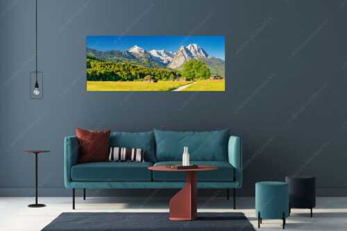 Blick über den Hammersbacherweg auf die Alpspitze und Waxensteine im Wettersteingebirge - Wahrzeichen - Größe ca. 175x70cm, Seitenverhältnis 2,5:1 - Garmisch-Partenkirchen mit Alpspitze - weitere Infos unter https://www.kriner-weiermann.de