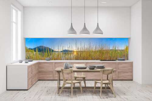 Schilfufer am Walchensee mit Sonnenaufgang am Jochberg - Walchenseeschilf - Größe ca. 400x100cm, Seitenverhältnis 4:1 - Walchensee Sonnenaufgang Jochberg - weitere Infos unter https://www.kriner-weiermann.de