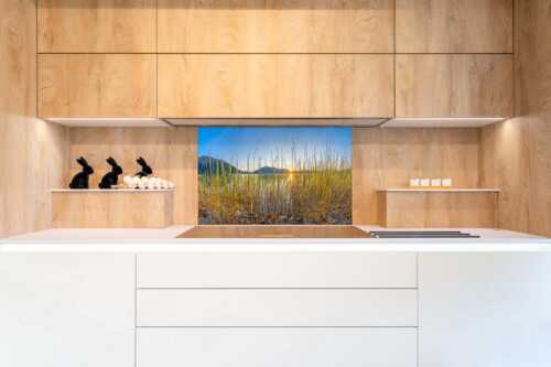 Schilfufer am Walchensee mit Sonnenaufgang am Jochberg - Walchenseeschilf - Größe ca. 90x60cm, Seitenverhältnis 3:2 - Walchensee Sonnenaufgang Jochberg - weitere Infos unter https://www.kriner-weiermann.de