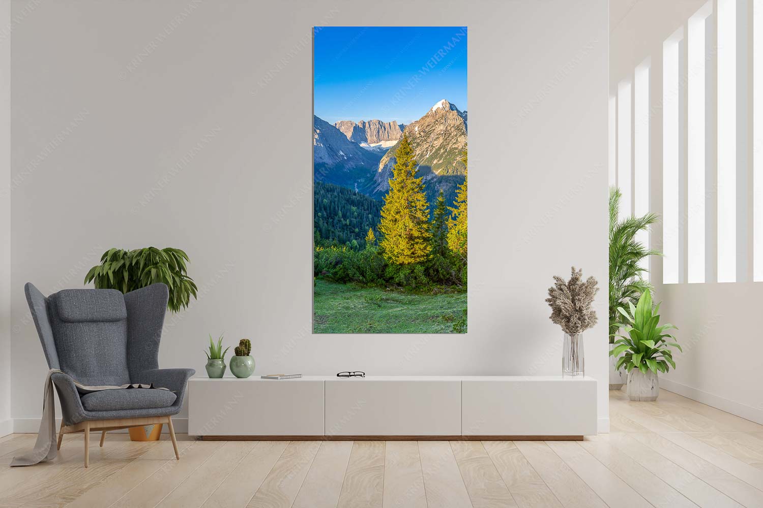 Warmes Morgenlicht – Größe ca. 90x180cm, Seitenverhältnis 1:2 — Gamsjoch und Falken im Karwendel Blick durchs Laliderertal im Karwendelgebirge - Warmes Morgenlicht - Größe ca. 90x180cm, Seitenverhältnis 1:2 - Gamsjoch und Falken im Karwendel - weitere Infos unter https://www.kriner-weiermann.de