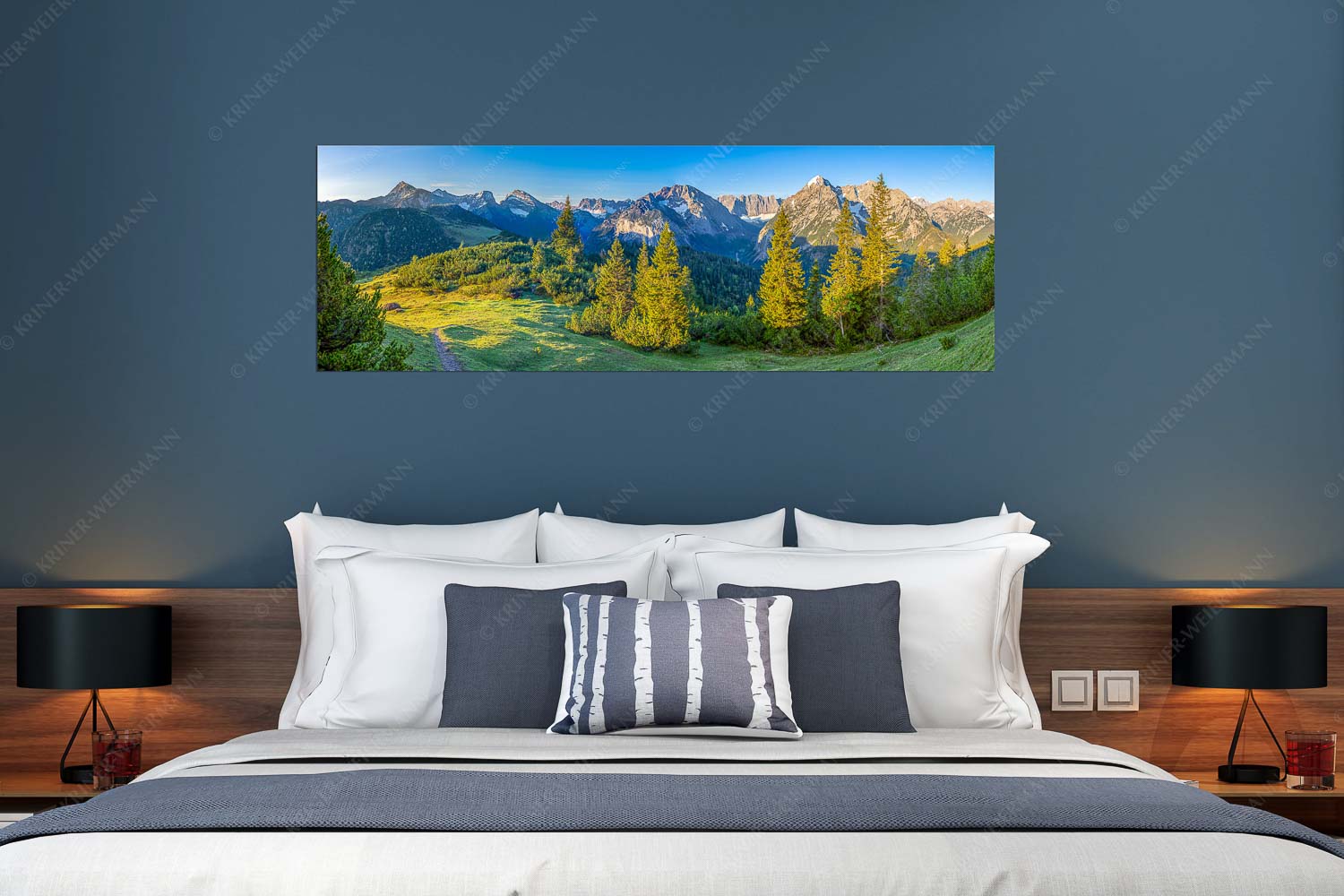 Warmes Morgenlicht – Größe ca. 180x60cm, Seitenverhältnis 3:1 — Gamsjoch und Falken im Karwendel Blick durchs Laliderertal im Karwendelgebirge - Warmes Morgenlicht - Größe ca. 180x60cm, Seitenverhältnis 3:1 - Gamsjoch und Falken im Karwendel - weitere Infos unter https://www.kriner-weiermann.de