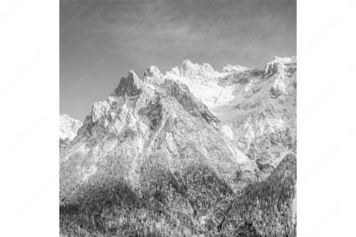 Blick auf das Karwendel mit der Viererspitze von Mittenwald - Wenig Schnee - Seitenverhältnis 1:1 - Karwendelblick von Mittenwald - weitere Infos unter https://www.kriner-weiermann.de