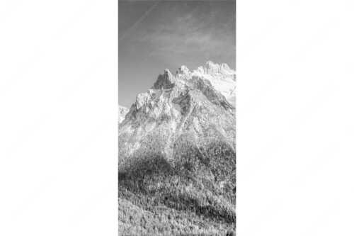 Blick auf das Karwendel mit der Viererspitze von Mittenwald - Wenig Schnee - Seitenverhältnis 1:2 - Karwendelblick von Mittenwald - weitere Infos unter https://www.kriner-weiermann.de