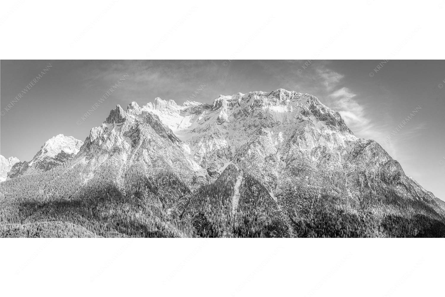 Wenig Schnee – Seitenverhältnis 2,5:1 — Karwendelblick von Mittenwald Blick auf das Karwendel mit der Viererspitze von Mittenwald