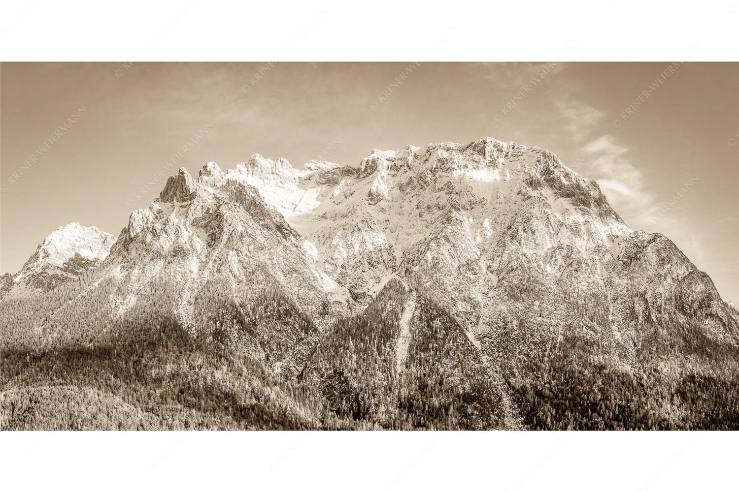 Wenig Schnee – Seitenverhältnis 2:1 — Karwendelblick von Mittenwald Blick auf das Karwendel mit der Viererspitze von Mittenwald