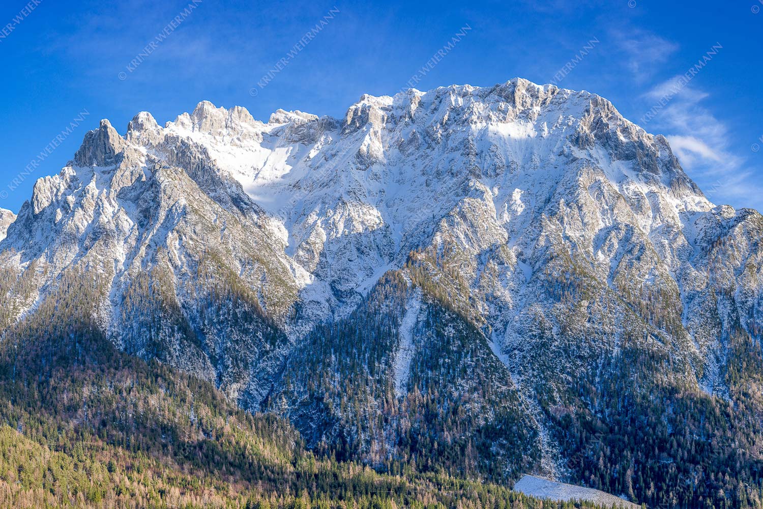 Blick auf das Karwendel mit der Viererspitze von Mittenwald