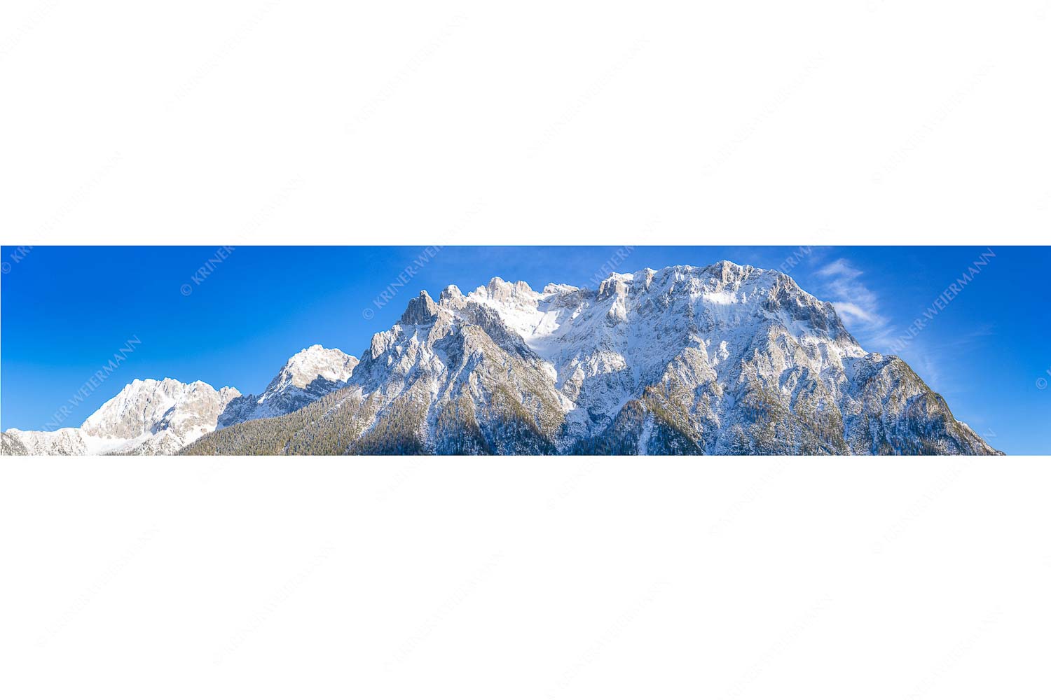 Wenig Schnee – Seitenverhältnis 5:1 — Karwendelblick von Mittenwald Blick auf das Karwendel mit der Viererspitze von Mittenwald