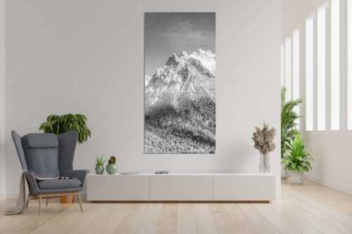Blick auf das Karwendel mit der Viererspitze von Mittenwald - Wenig Schnee - Größe ca. 90x180cm, Seitenverhältnis 1:2 - Karwendelblick von Mittenwald - weitere Infos unter https://www.kriner-weiermann.de