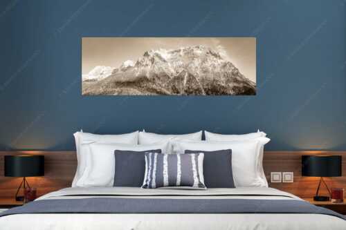 Blick auf das Karwendel mit der Viererspitze von Mittenwald - Wenig Schnee - Größe ca. 180x60cm, Seitenverhältnis 3:1 - Karwendelblick von Mittenwald - weitere Infos unter https://www.kriner-weiermann.de