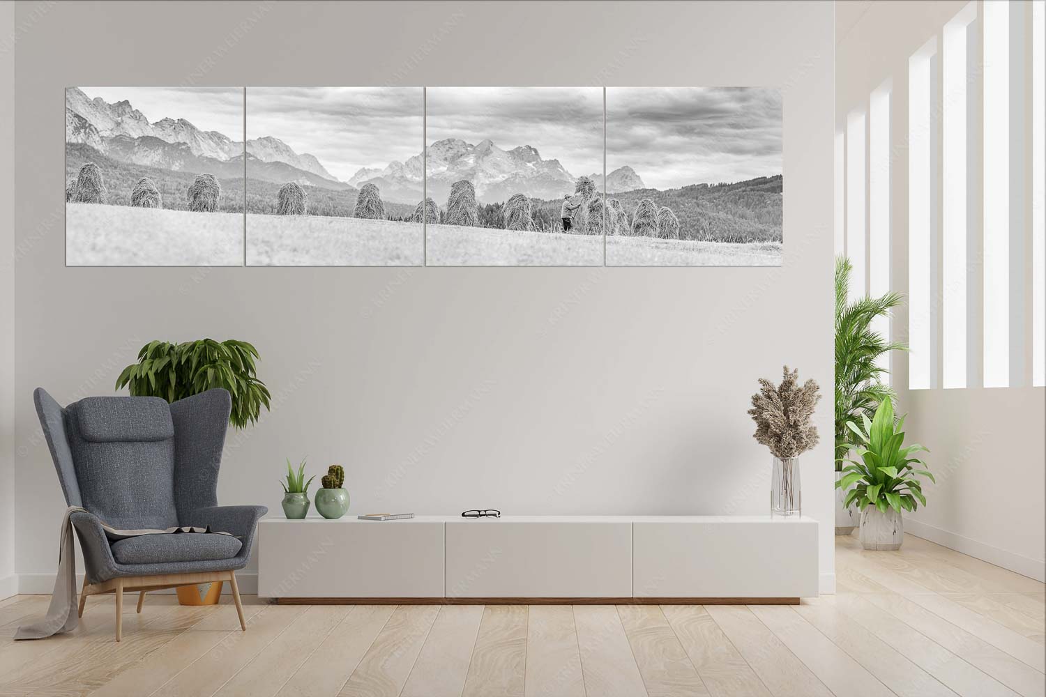 Wia friahra – Wandbild – 4er Split, Größe ca. 280x70cm, Seitenverhältnis 4:1 — Heuarbeit Heustankern Stanker vor Zugspitzmassiv mit Hochblassen, Alpspitze, Zugspitze und Waxenstein - Wia friahra - Wandbild - 4er Split, Größe ca. 280x70cm, Seitenverhältnis 4:1 - Heuarbeit Heustankern - weitere Infos unter https://www.kriner-weiermann.de