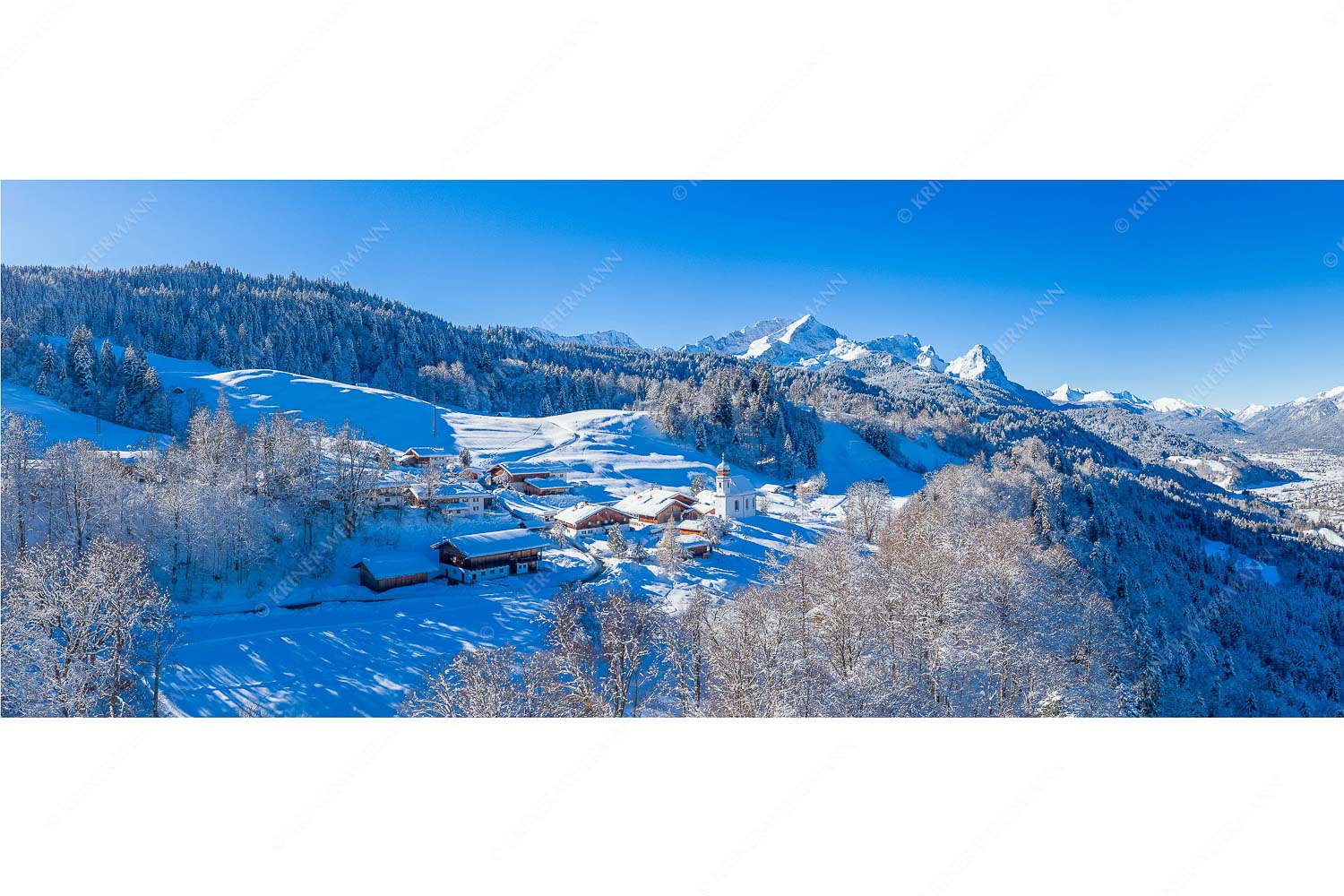 Wamberg mit Zugspitzmassiv und Garmisch-Partenkirchen