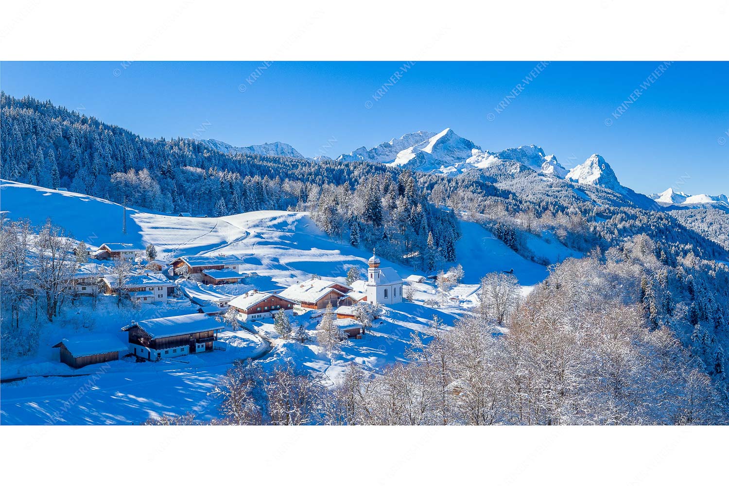 Wamberg mit Zugspitzmassiv und Garmisch-Partenkirchen