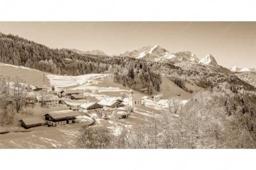 Wamberg mit Zugspitzmassiv und Garmisch-Partenkirchen - Winter am Wamberg - Seitenverhältnis 2:1 - Alpspitze Zugspitze und Waxenstein - weitere Infos unter https://www.kriner-weiermann.de