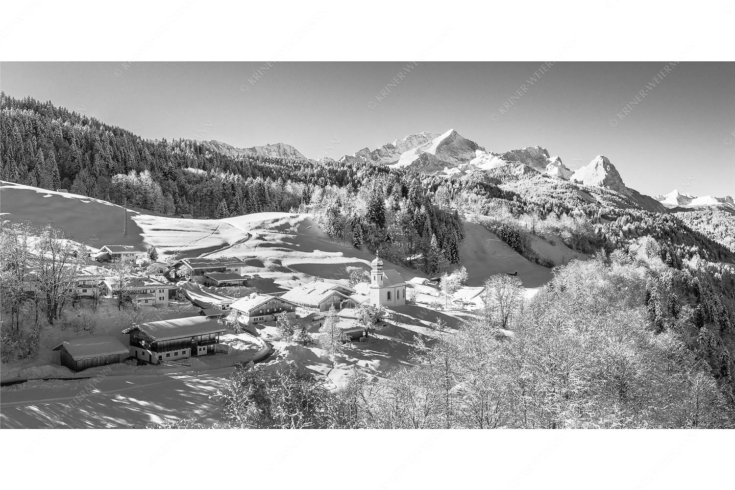 Wamberg mit Zugspitzmassiv und Garmisch-Partenkirchen