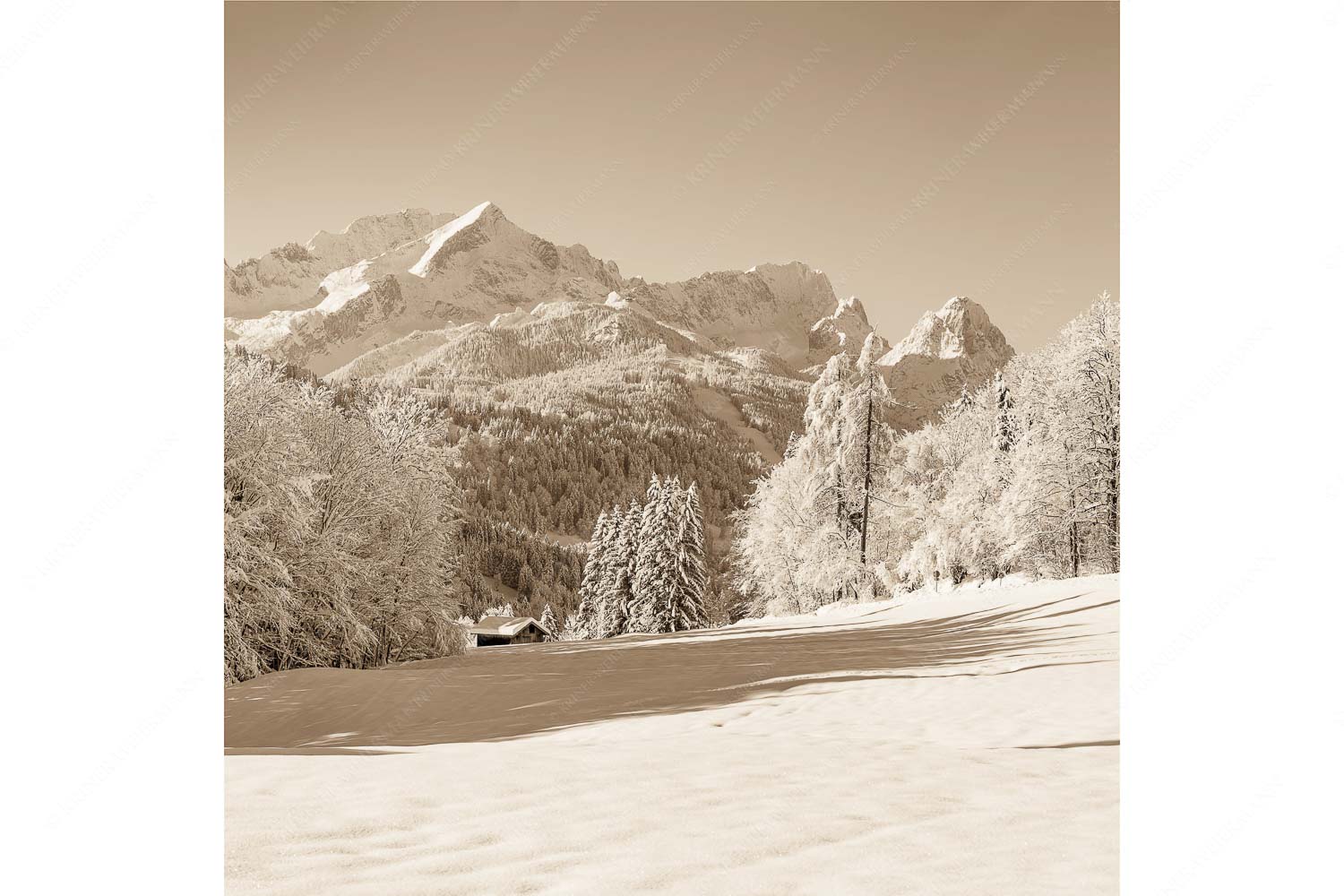 Winter im Werdenfels – Seitenverhältnis 1:1 — Alpspitze Zugspitze und Waxenstein Winterlandschaft am Höfle mit Blick zum Zugspitzmassiv im Wetterstein